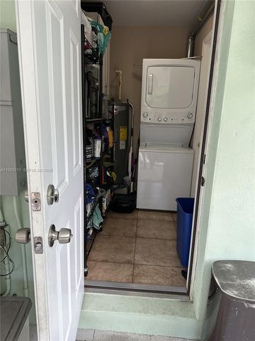 700 SW 28th Terrace, Fort Lauderdale, FL 33312