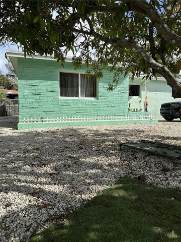 700 SW 28th Terrace, Fort Lauderdale, FL 33312