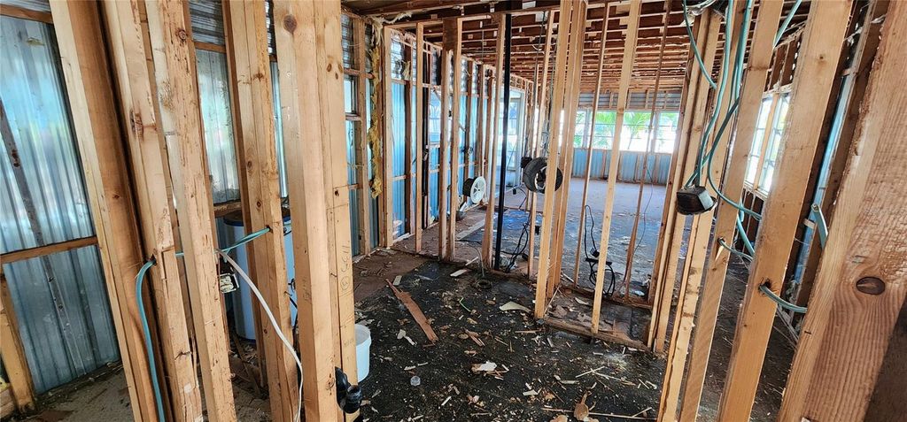 Image 12 of property listing at 18675 US HIGHWAY 19 N 134, Clearwater, FL 33764