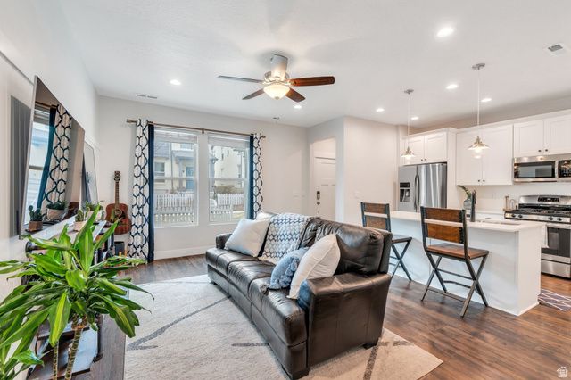 6376 W SUGARCANE DR, South Jordan, UT 84009