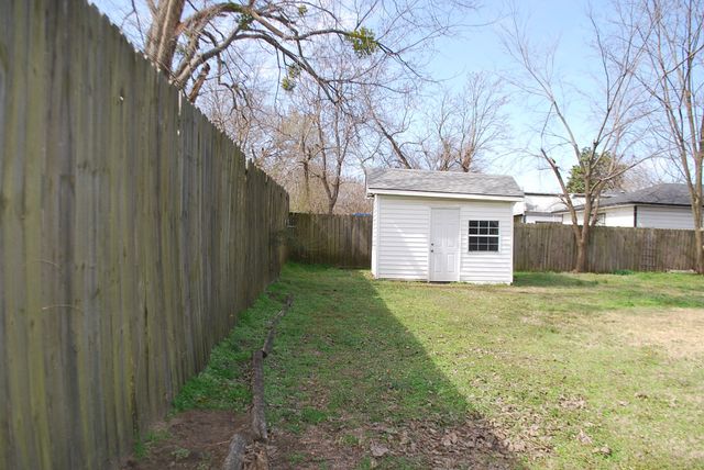 2604 W Johnson Street, Denison, TX 75020