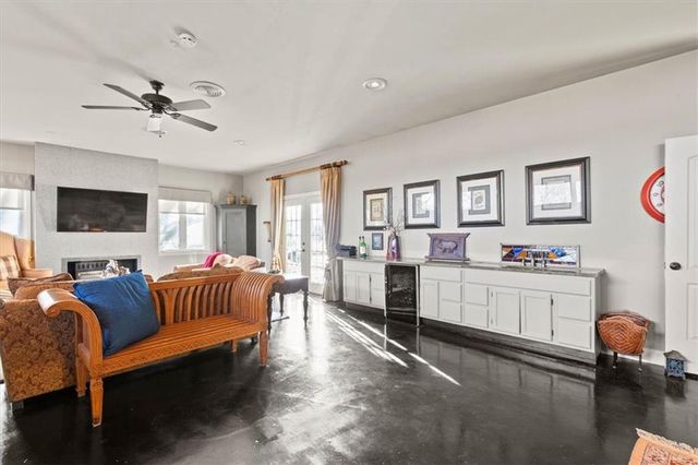 12511 State Line Road, Kansas City, MO 64145