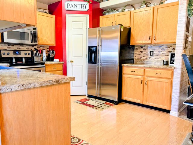 4082 W 4875 S, Roy, UT 84067