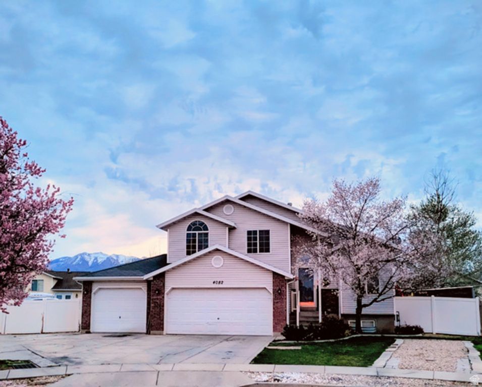 4082 W 4875 S, Roy, UT 84067