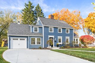 1041 N Van Buren Street, Auburn, IN 46706