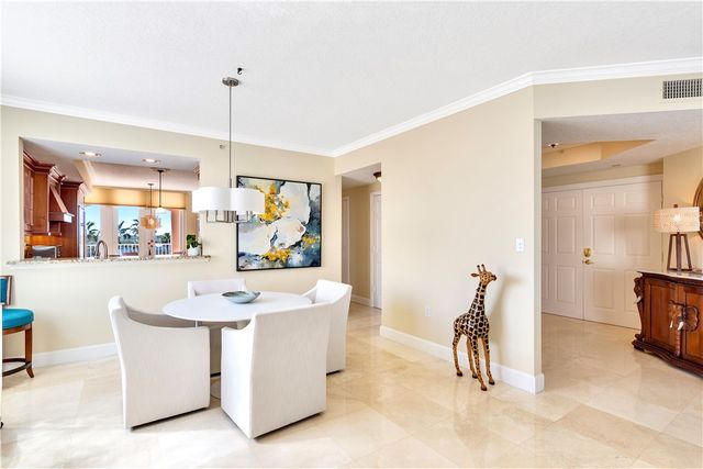 8870 N Sea Oaks Way 312, Vero Beach, FL 32963