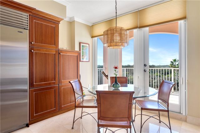 8870 N Sea Oaks Way 312, Vero Beach, FL 32963