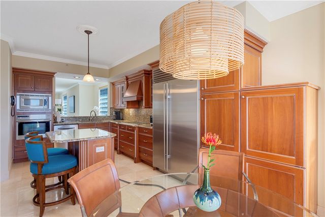 8870 N Sea Oaks Way 312, Vero Beach, FL 32963