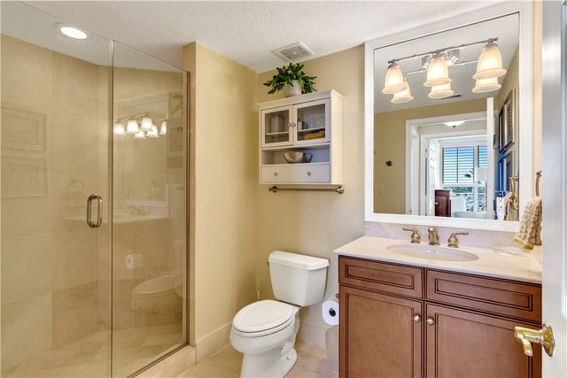 8870 N Sea Oaks Way 312, Vero Beach, FL 32963