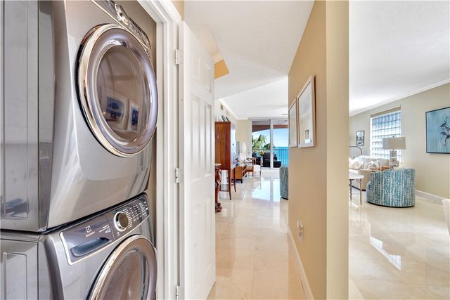 8870 N Sea Oaks Way 312, Vero Beach, FL 32963