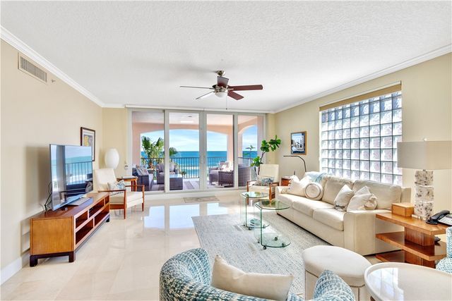 8870 N Sea Oaks Way 312, Vero Beach, FL 32963