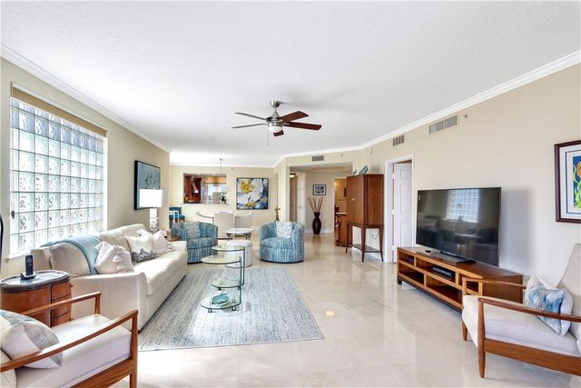 8870 N Sea Oaks Way 312, Vero Beach, FL 32963