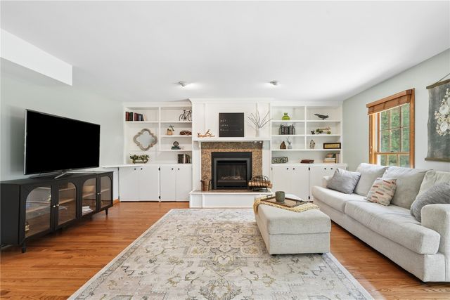7323 Revere Drive NE, Cedar Rapids, IA 52402