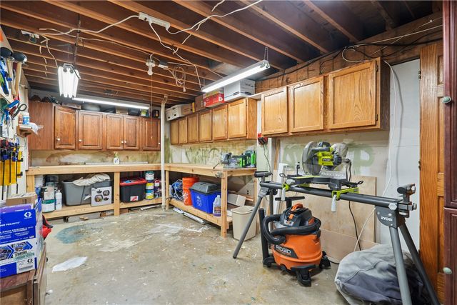 7323 Revere Drive NE, Cedar Rapids, IA 52402