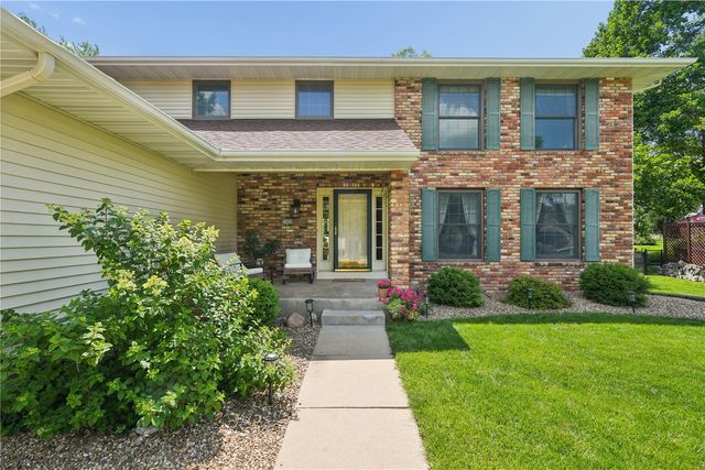 7323 Revere Drive NE, Cedar Rapids, IA 52402