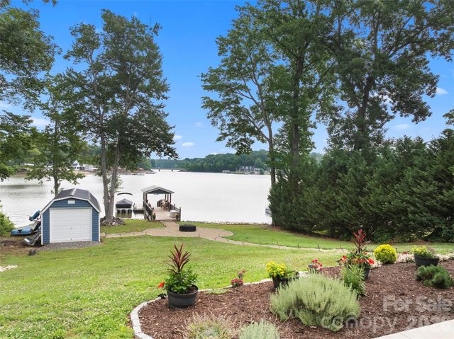 645 Riverside Drive, Lexington, NC 27292