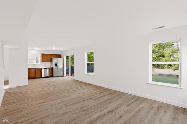 154 Thistlewood Drive, Greenfield, IN 46140