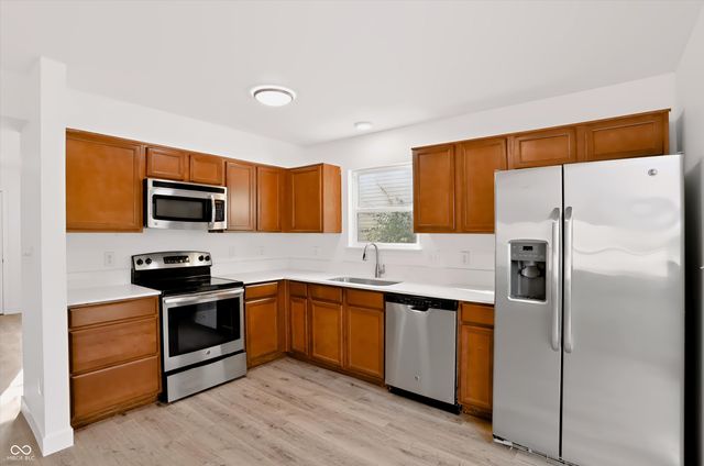 154 Thistlewood Drive, Greenfield, IN 46140