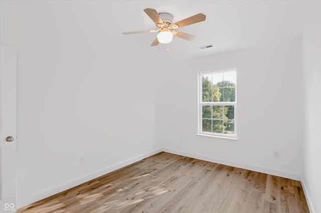 154 Thistlewood Drive, Greenfield, IN 46140