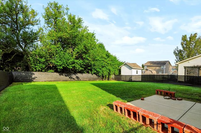 154 Thistlewood Drive, Greenfield, IN 46140