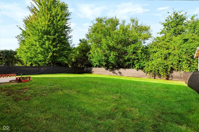154 Thistlewood Drive, Greenfield, IN 46140