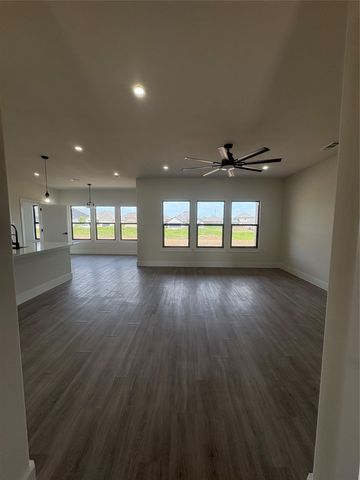 216 Reliance Road, Godley, TX 76044