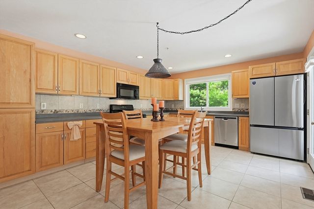 1003 Old Bridge Ln 1003, Bellingham, MA 02019