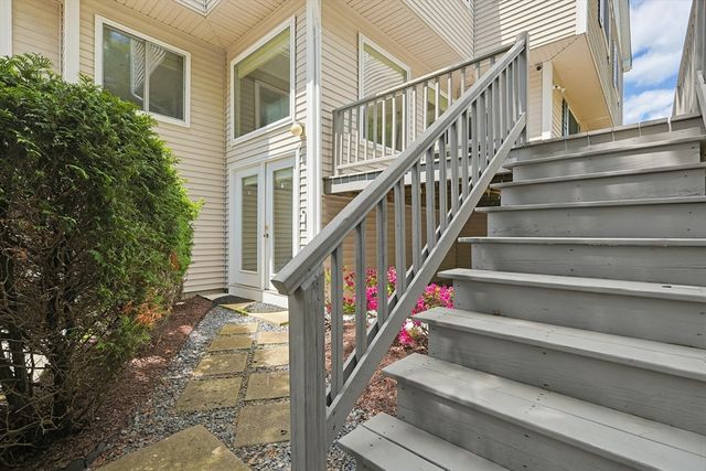 1003 Old Bridge Ln 1003, Bellingham, MA 02019