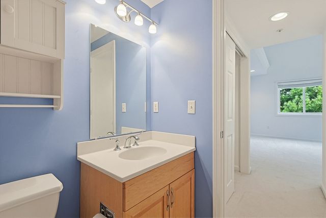 1003 Old Bridge Ln 1003, Bellingham, MA 02019