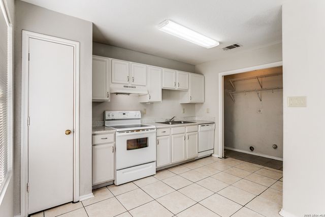 4711 Gavlick Farm, San Antonio, TX 78244