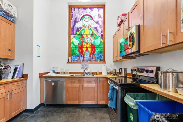 1322 S Bayview, Seattle, WA 98144