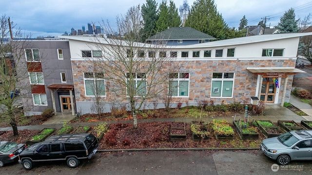 1322 S Bayview, Seattle, WA 98144