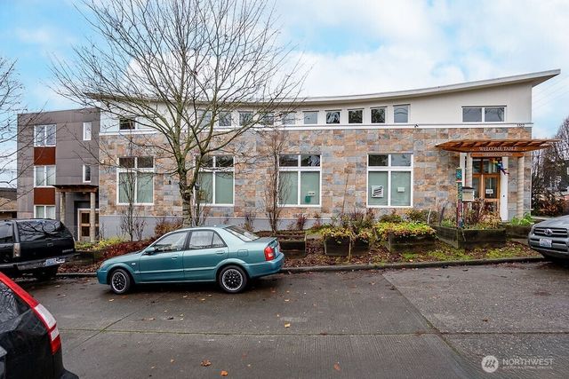 1322 S Bayview, Seattle, WA 98144