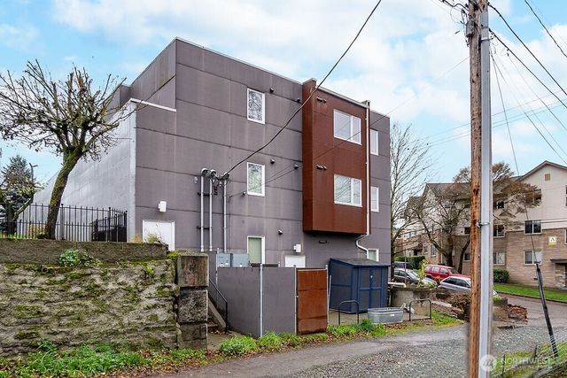 1322 S Bayview, Seattle, WA 98144