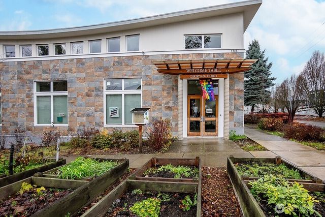 1322 S Bayview, Seattle, WA 98144