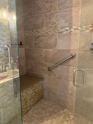 28351 Aspen Boulevard, Flat Rock, MI 48134