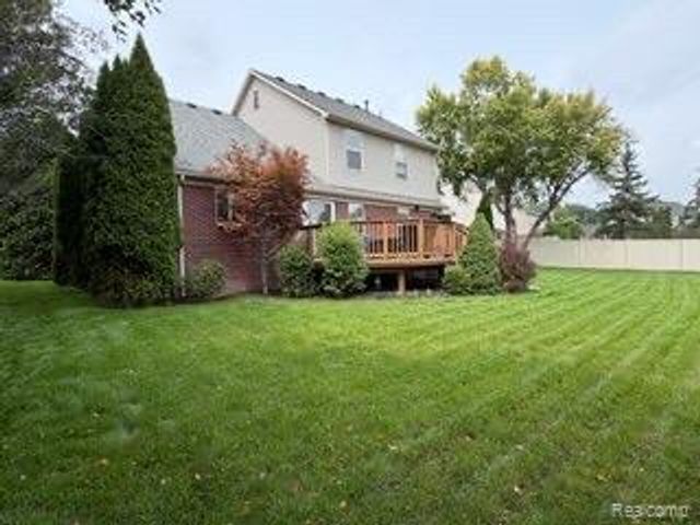28351 Aspen Boulevard, Flat Rock, MI 48134