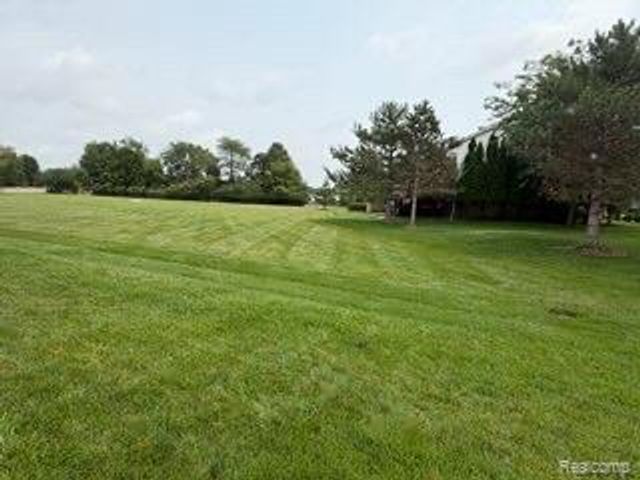 28351 Aspen Boulevard, Flat Rock, MI 48134