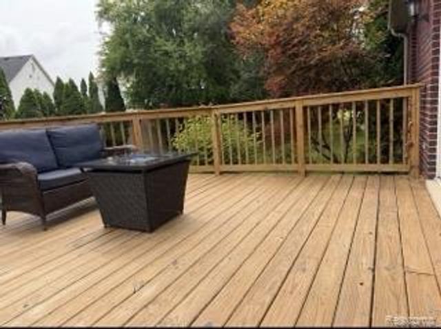28351 Aspen Boulevard, Flat Rock, MI 48134
