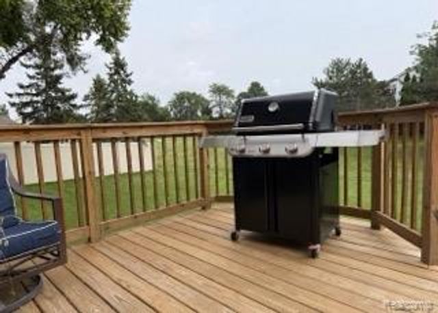 28351 Aspen Boulevard, Flat Rock, MI 48134