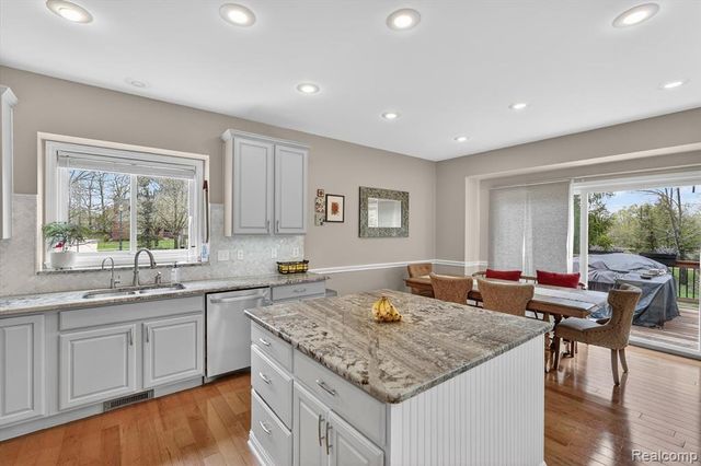 48877 Wildwood Court, Plymouth, MI 48170