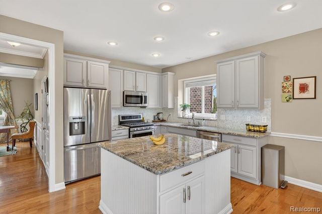 48877 Wildwood Court, Plymouth, MI 48170