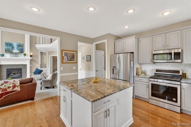 48877 Wildwood Court, Plymouth, MI 48170