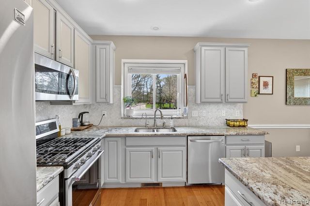 48877 Wildwood Court, Plymouth, MI 48170