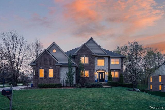 48877 Wildwood Court, Plymouth, MI 48170