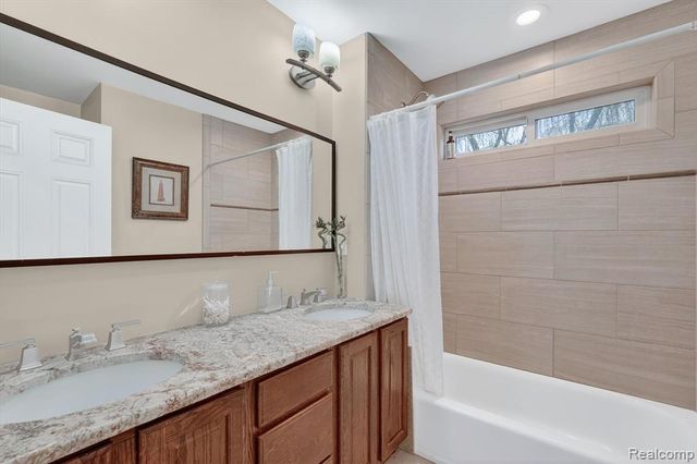 48877 Wildwood Court, Plymouth, MI 48170