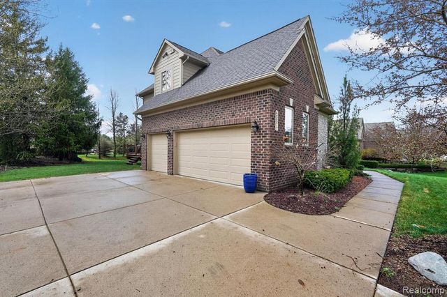48877 Wildwood Court, Plymouth, MI 48170