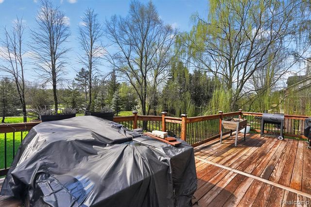 48877 Wildwood Court, Plymouth, MI 48170