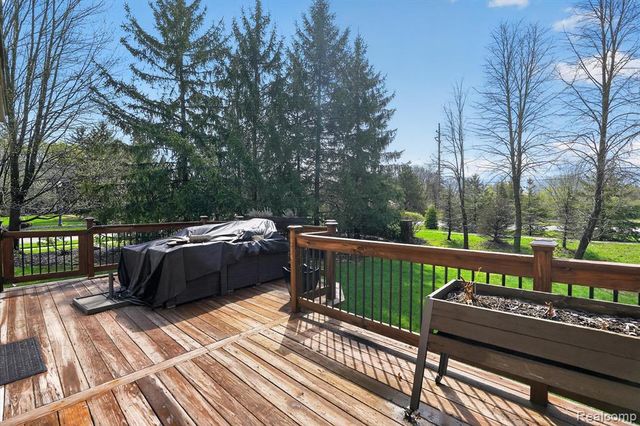 48877 Wildwood Court, Plymouth, MI 48170