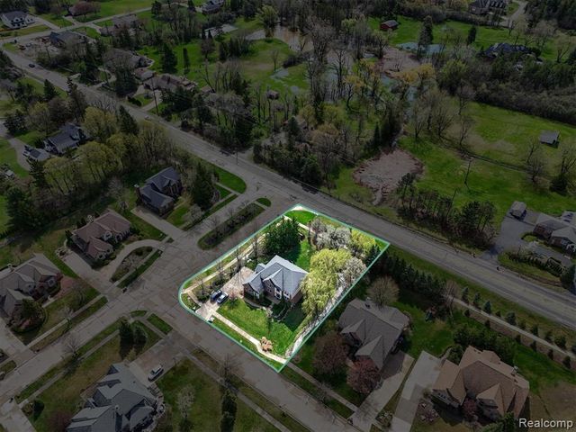 48877 Wildwood Court, Plymouth, MI 48170